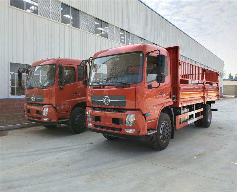 東風(fēng)天錦6.2米氣瓶運(yùn)輸車(chē)上戶10800KG